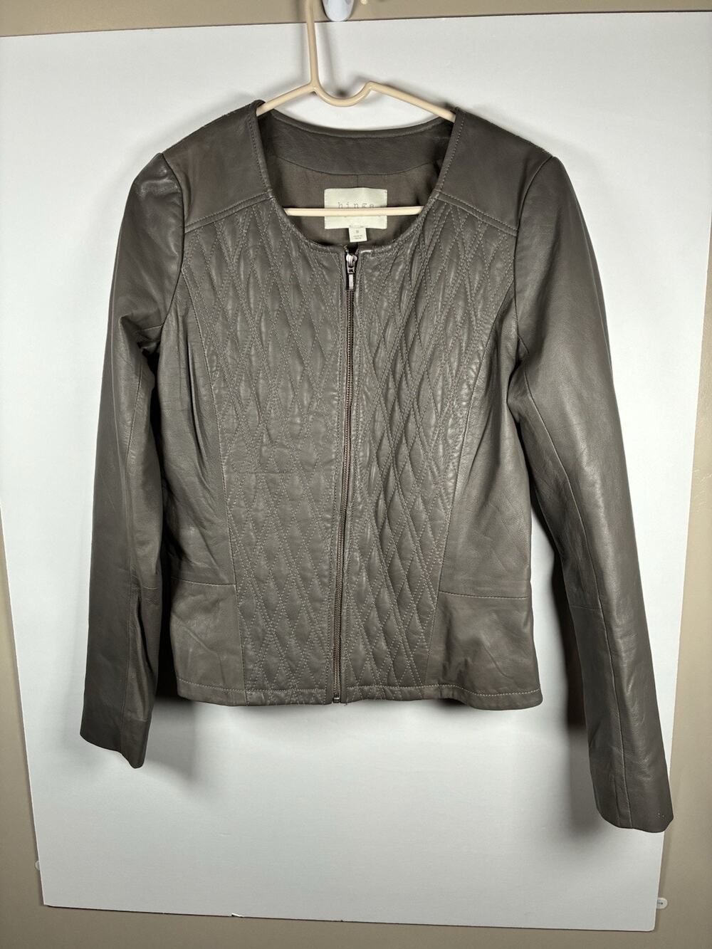 Hinge M 100% Leather Jacket Womens Gray Taupe Quilted Collarless Zip Up Moto